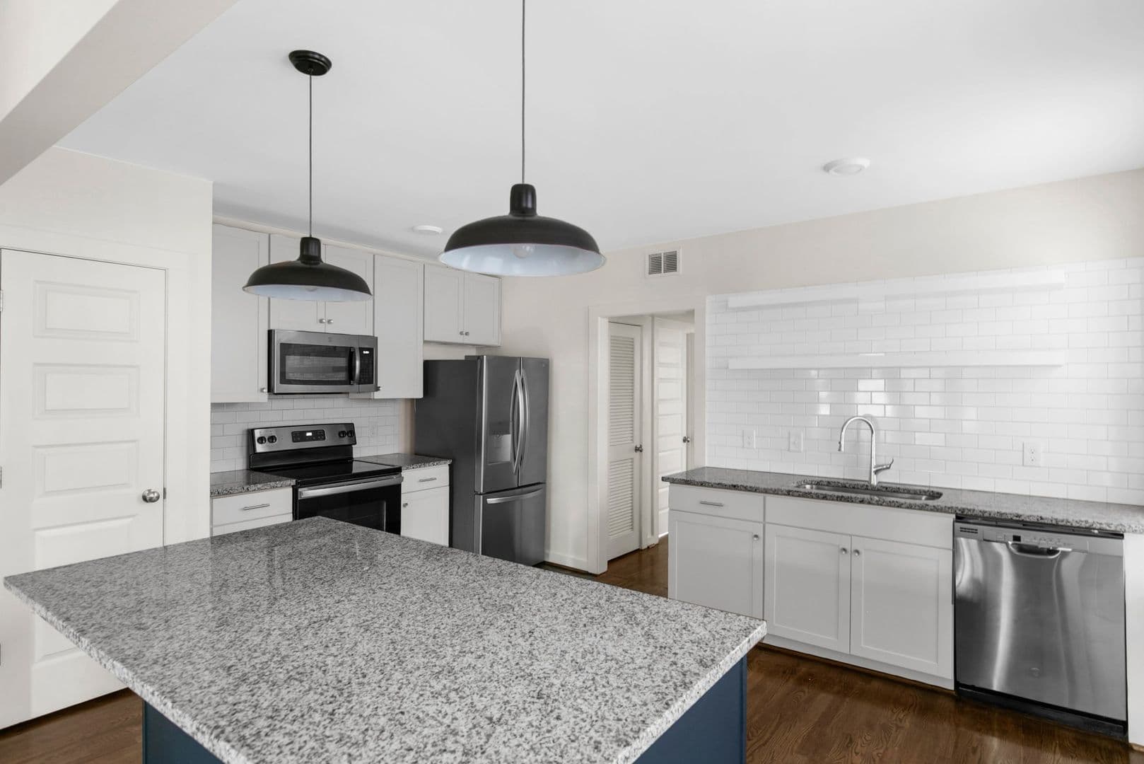 Birmingham Apartment: 901 38th St S