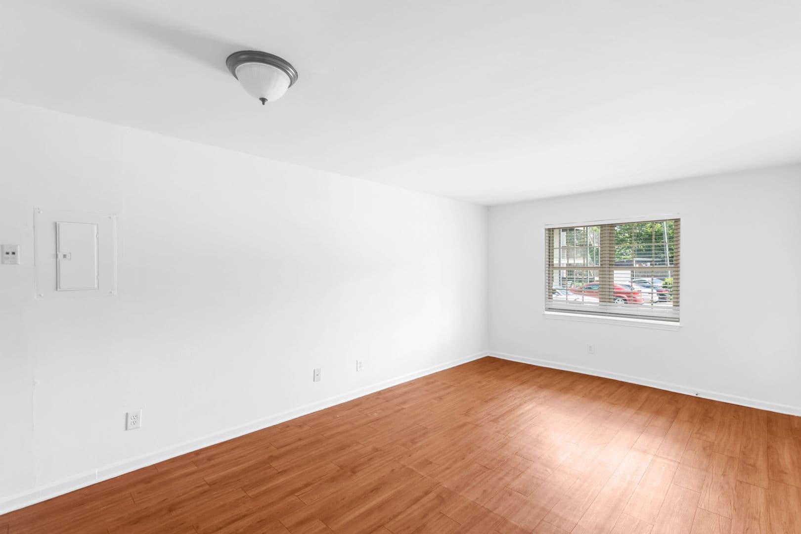 Birmingham Apartment: 4332 5th Ave S