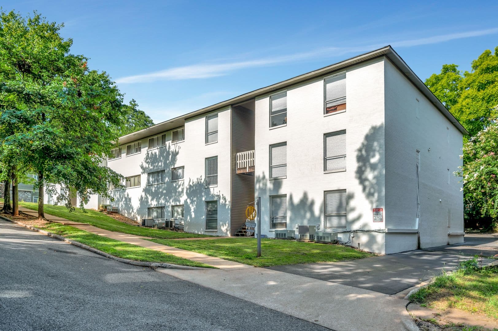 Birmingham Apartment: 1640-1644 12th Street S