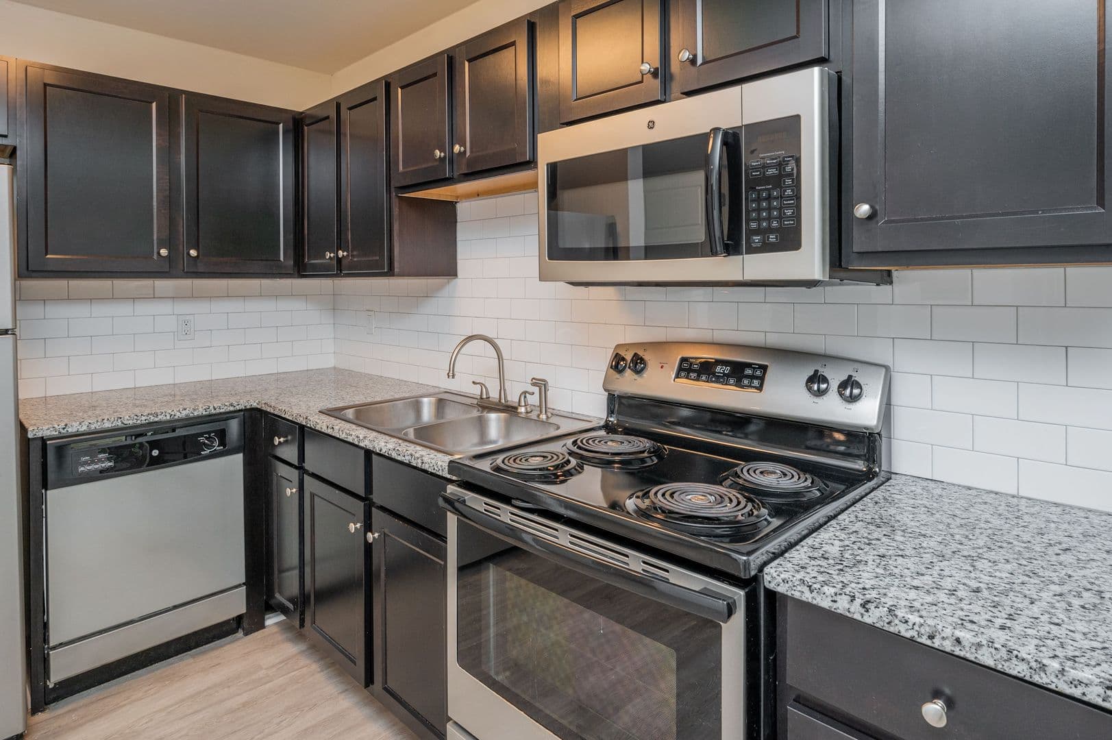 Birmingham Apartment: 3300 Cliff Road S