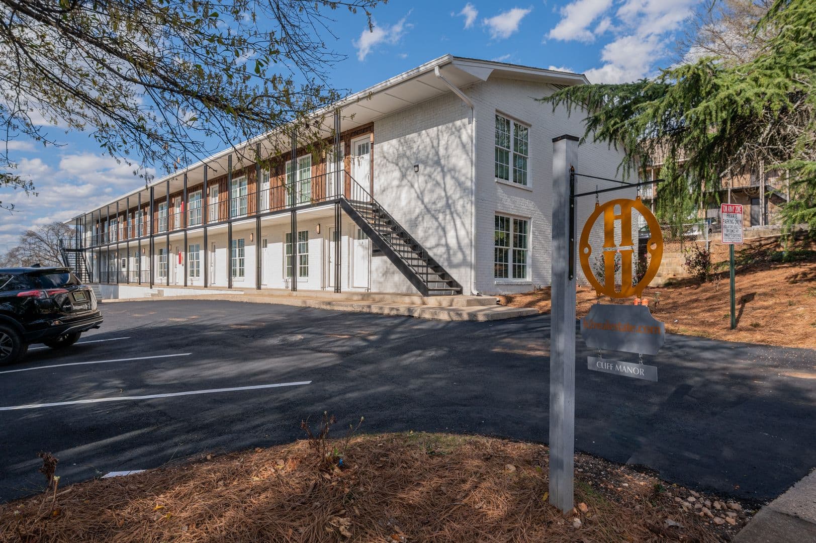 Birmingham Apartment: 3314 Cliff Road S