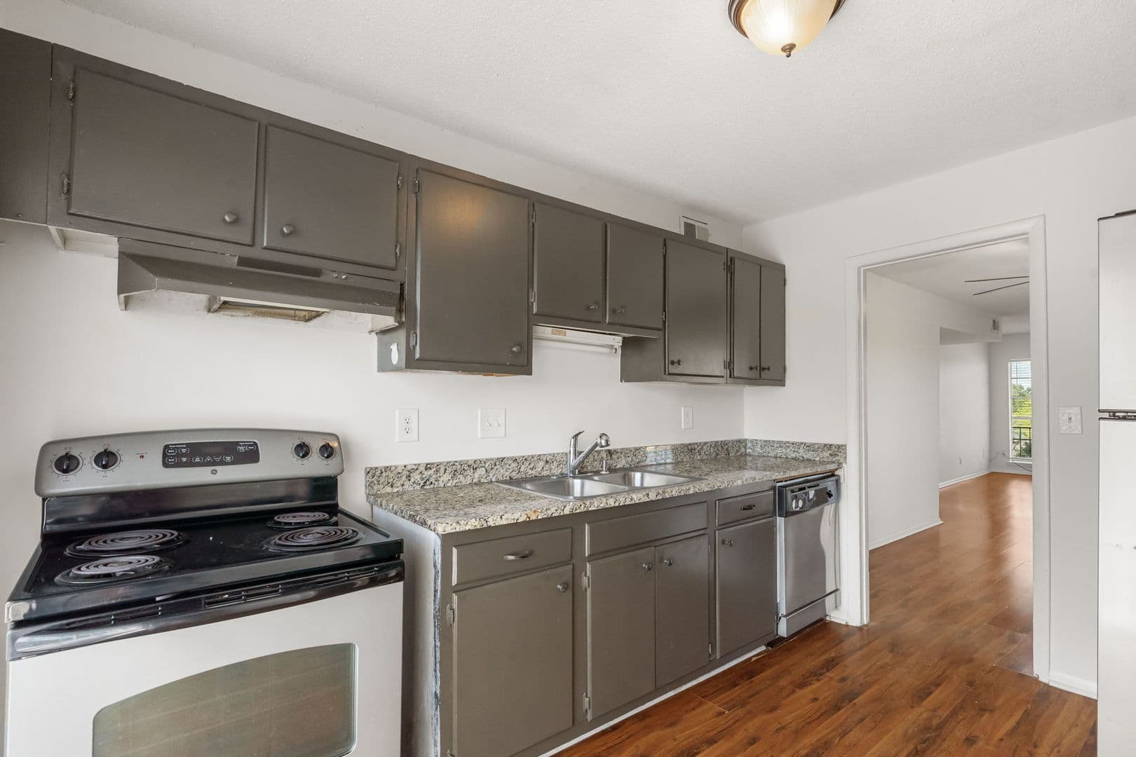 Birmingham Apartment: 1200 18th Ave S