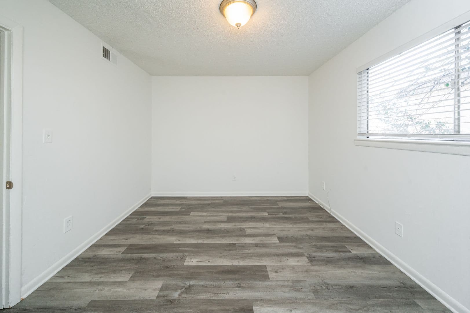 Birmingham Apartment: 3320 Cliff Road