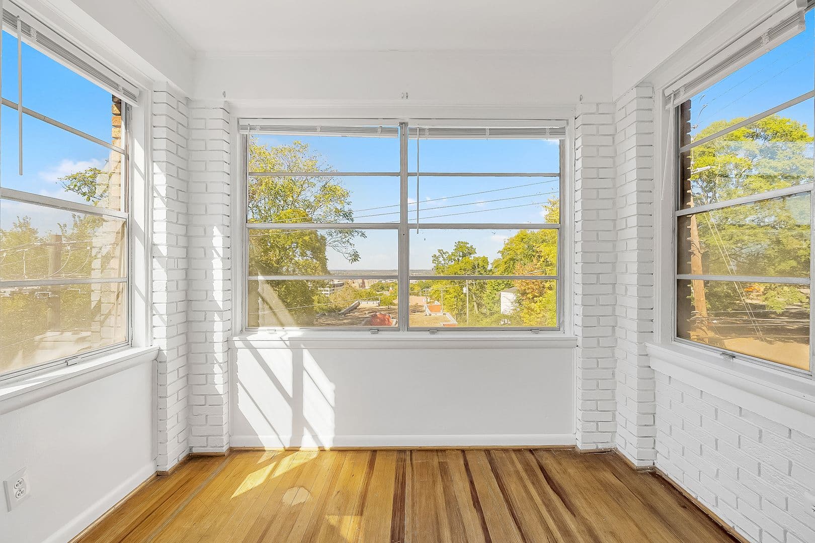 Birmingham Apartment: 2305 Arlington Crescent