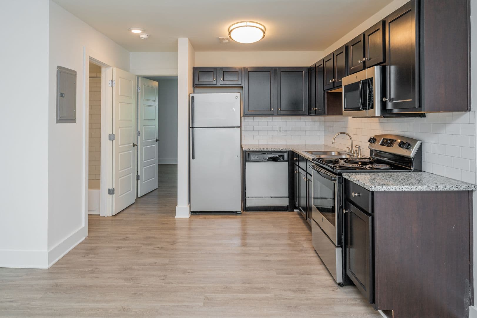 Birmingham Apartment: 3300 Cliff Road S