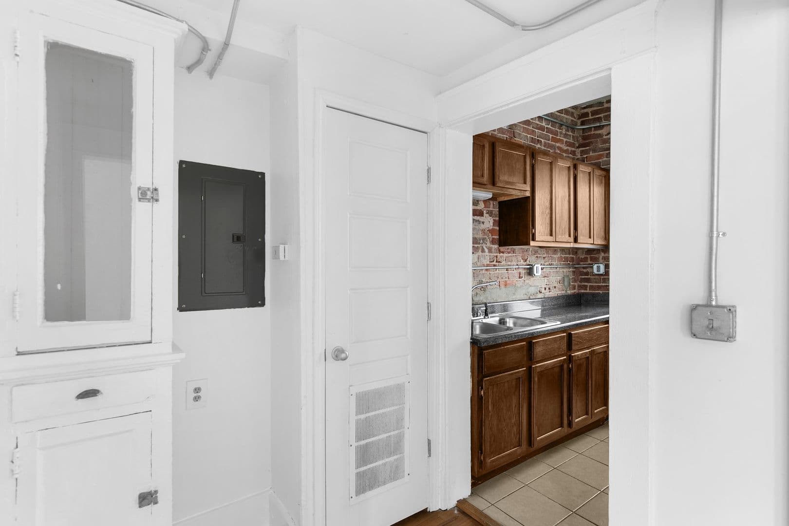 Birmingham Apartment: 2030 Highland Ave S