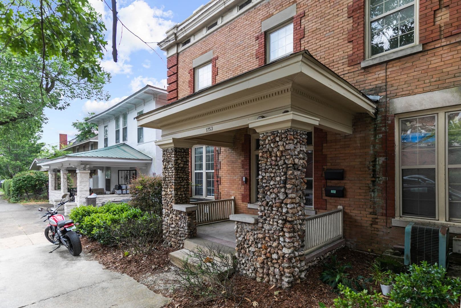 Birmingham Apartment: 1745-1747-1749-1751-1753-1755 13th Ave S