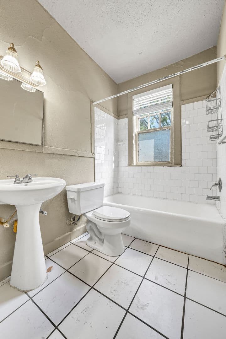 Birmingham Apartment: 1223 29th St S