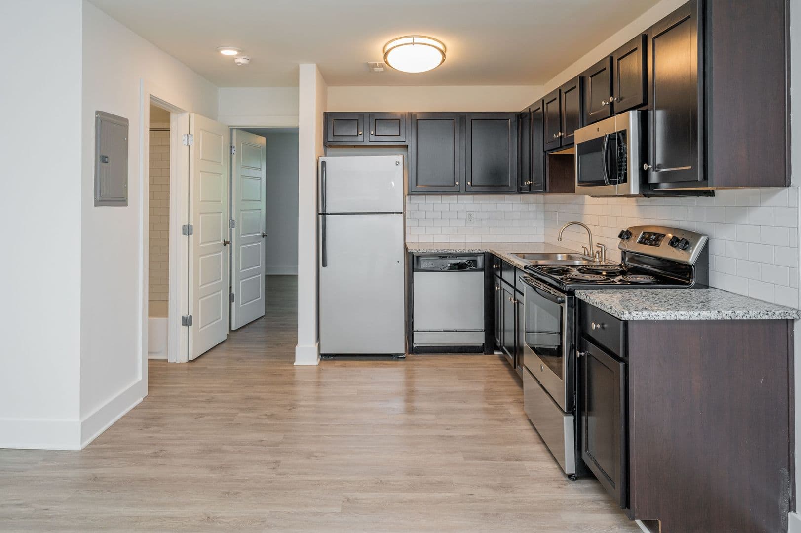 Birmingham Apartment: 3300 Cliff Road S