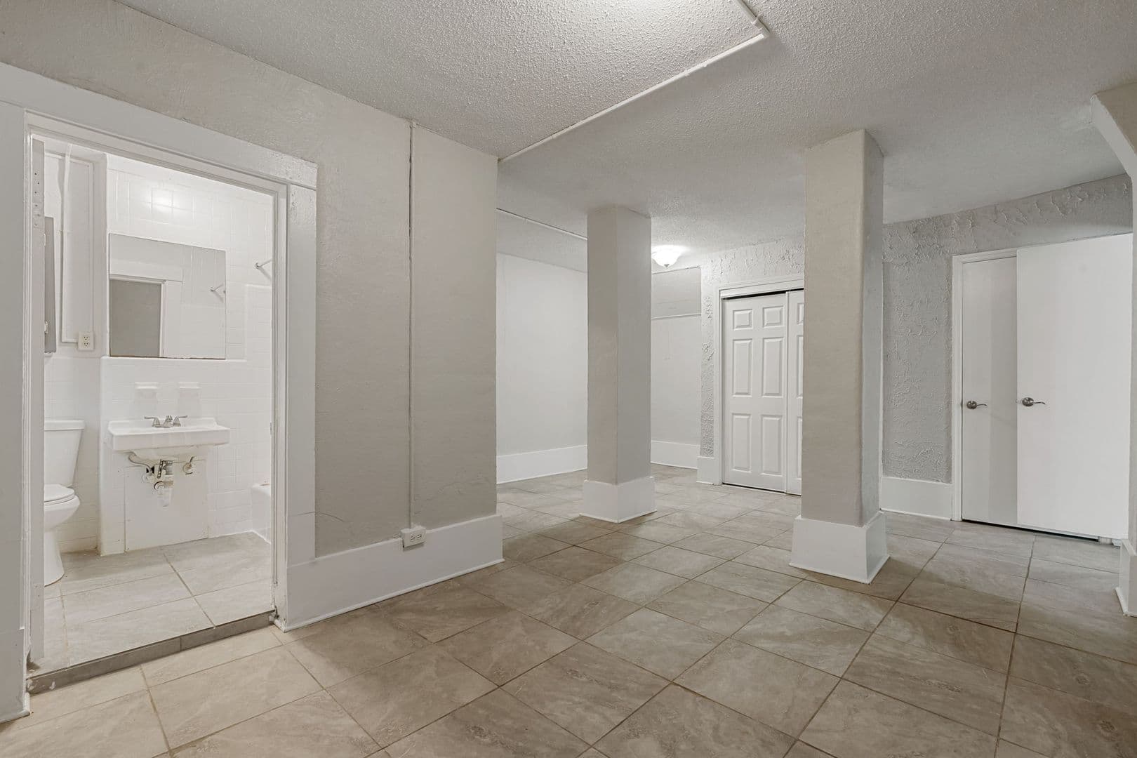 Birmingham Apartment: 3003 13th Ave S