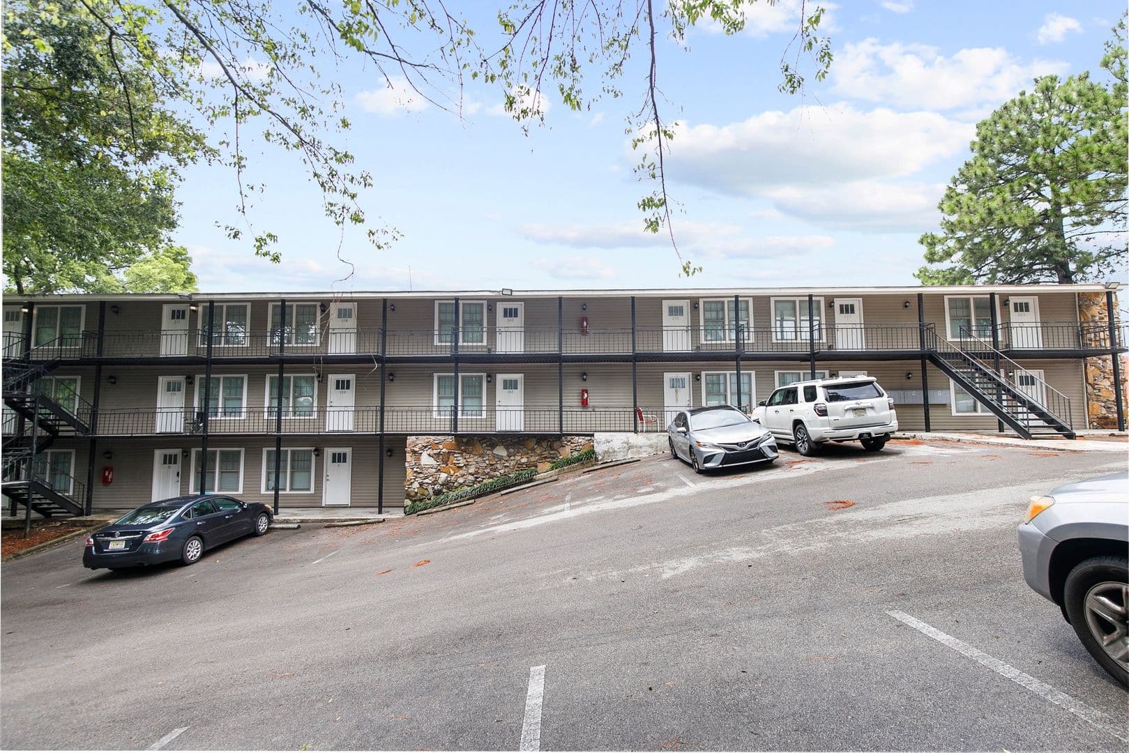 Birmingham Apartment: 1633 13th Ave S
