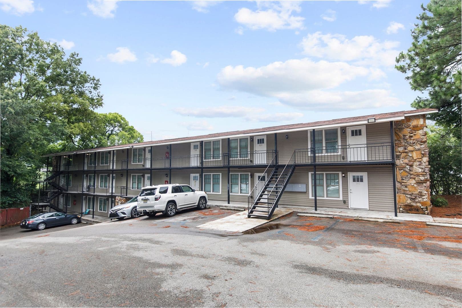 Birmingham Apartment: 1633 13th Ave S