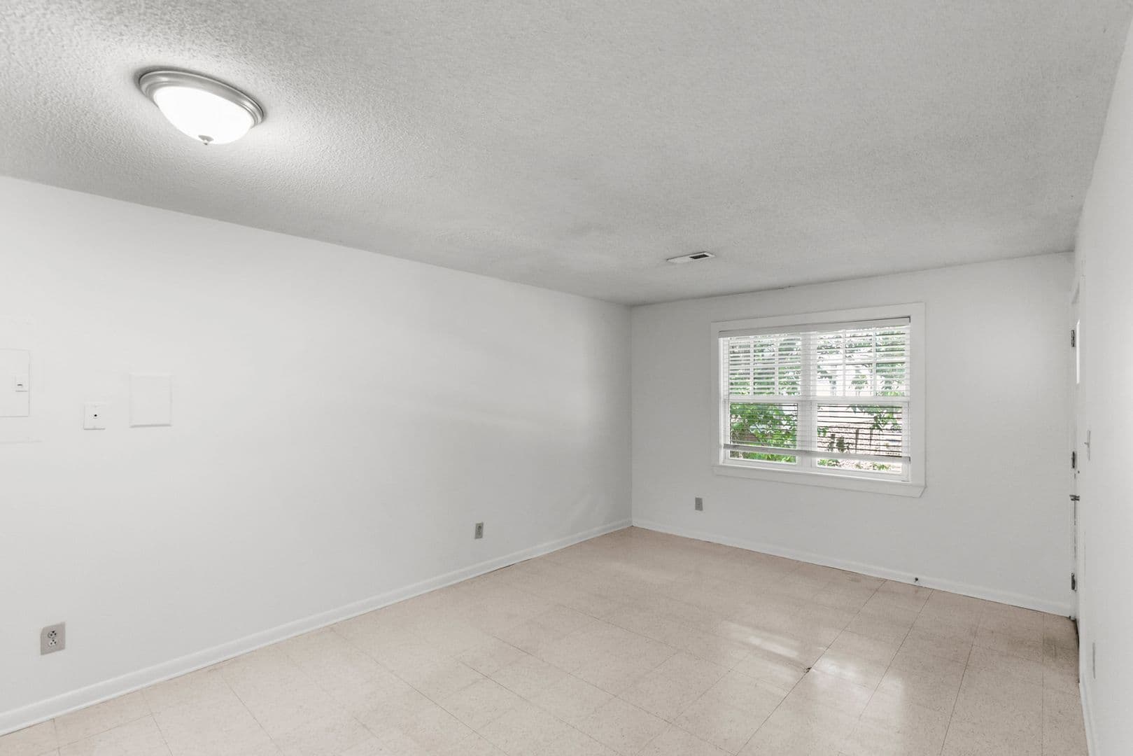 Birmingham Apartment: 4112 5th Avenue S