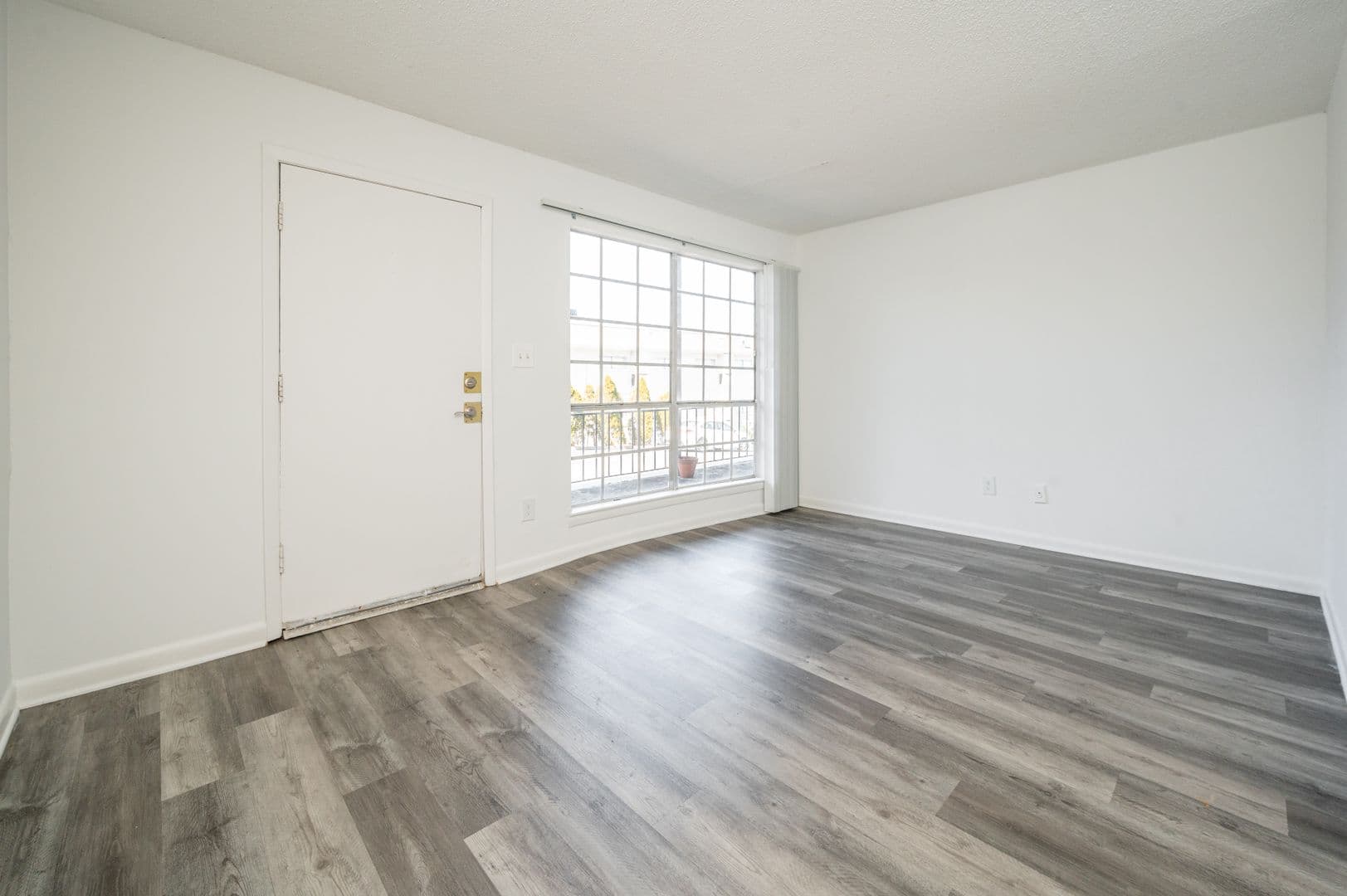 Birmingham Apartment: 3320 Cliff Road