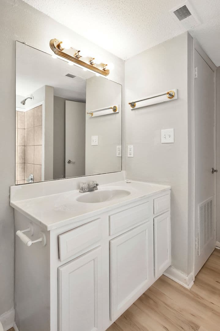 Birmingham Apartment: 1708 14th Avenue South