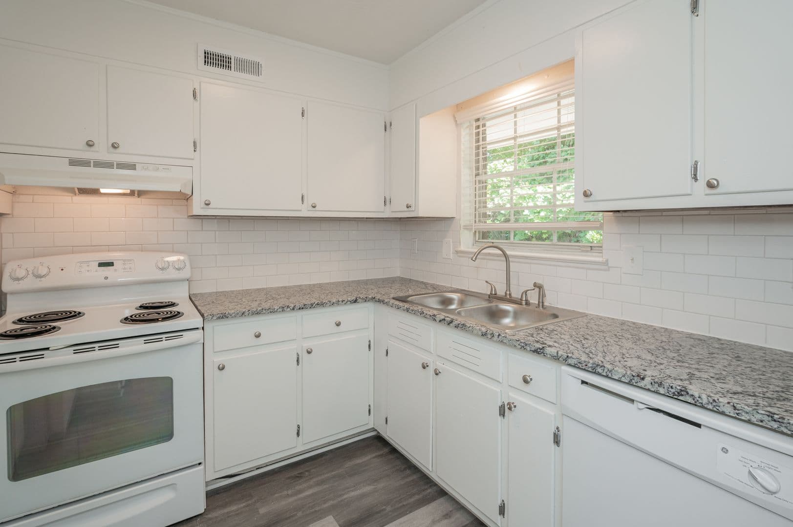Birmingham Apartment: 3477 Cliff Terrace S