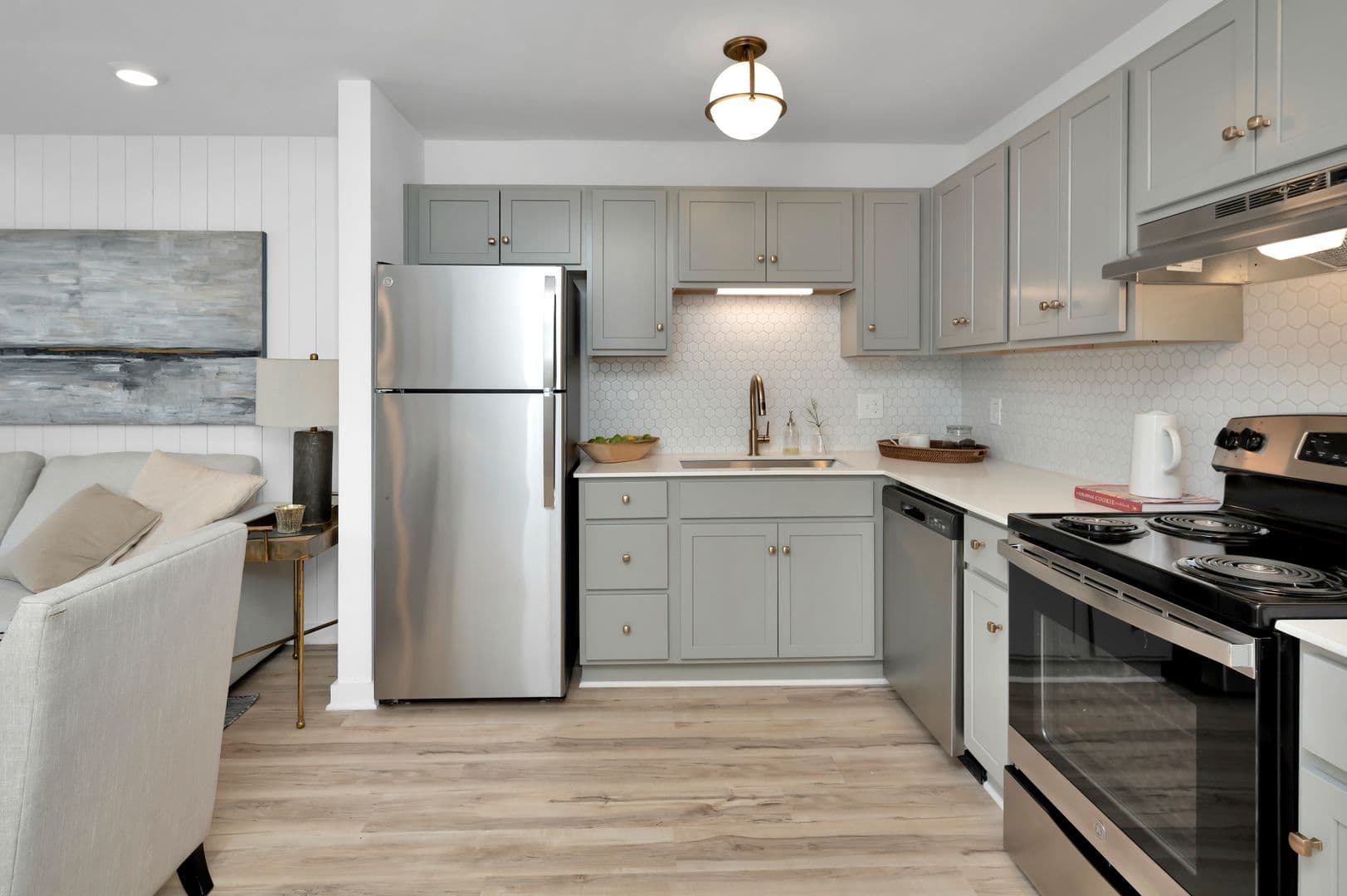 Birmingham Apartment: 1201 33rd St South