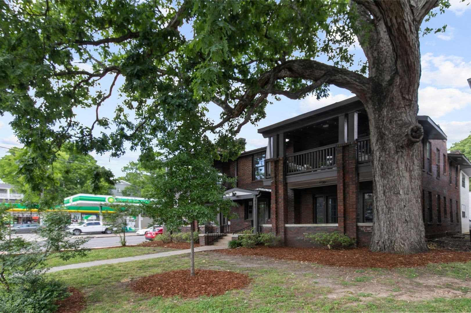 Birmingham Apartment: 901 38th St S