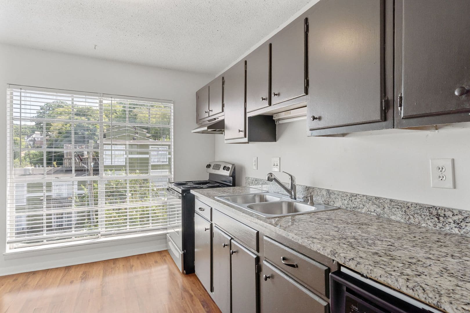 Birmingham Apartment: 1200 18th Ave S