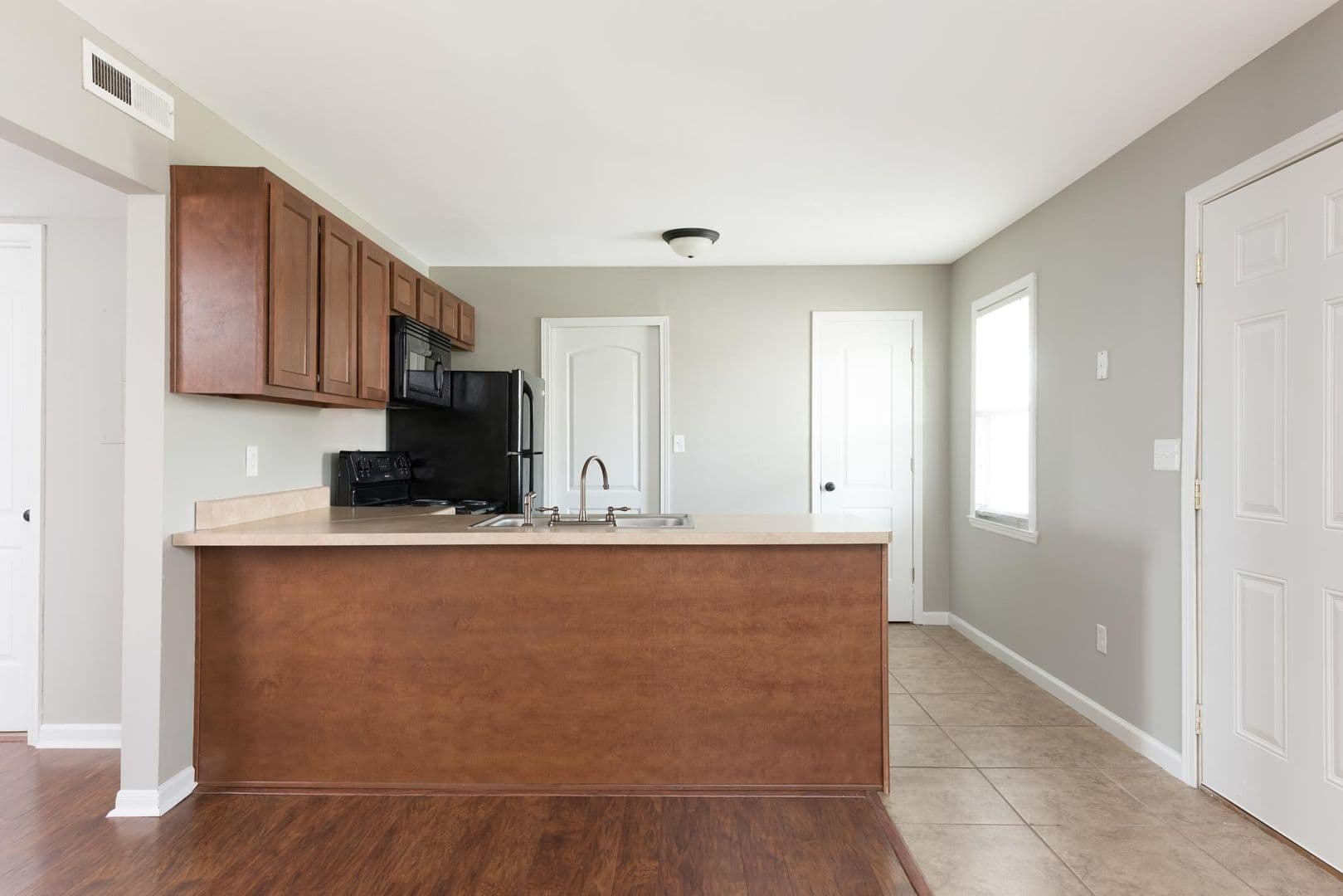 Birmingham Apartment: 3732 4th Ave S