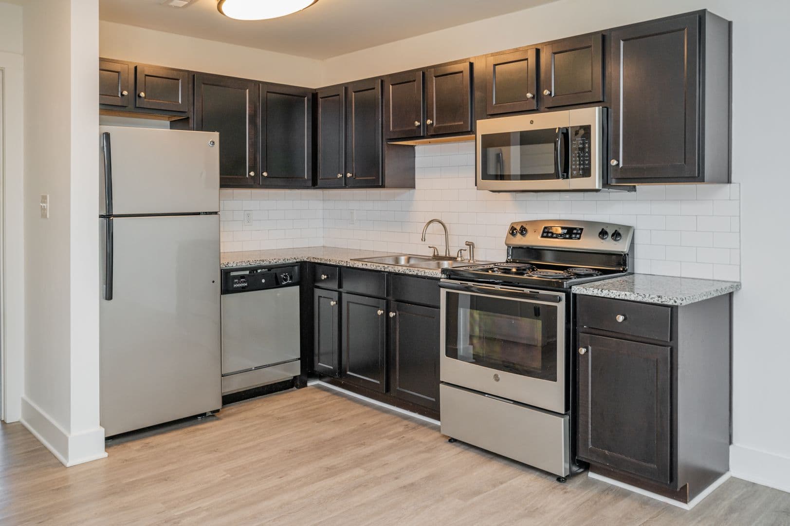 Birmingham Apartment: 3300 Cliff Road S
