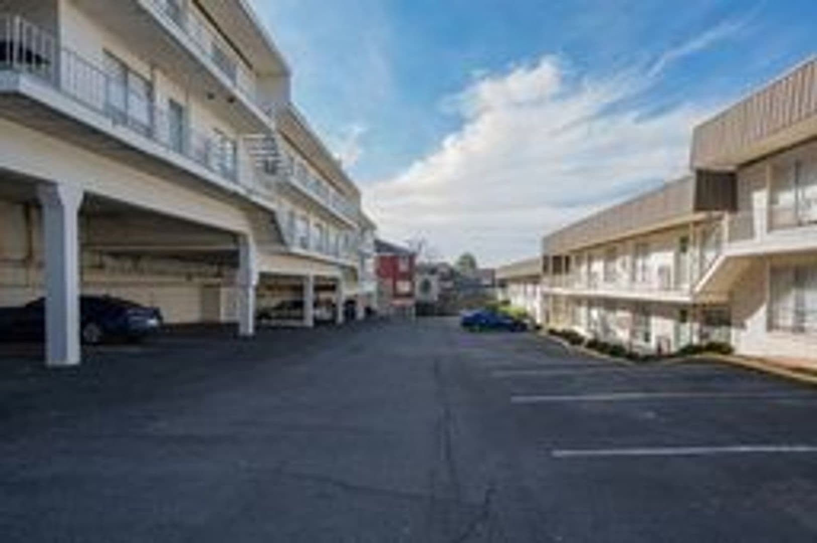 Birmingham Apartment: 3400 Cliff Road