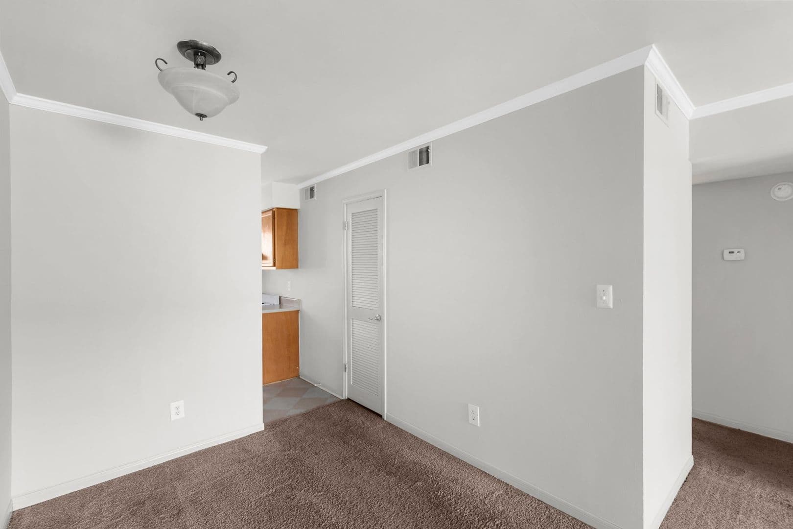 Birmingham Apartment: 909 30th St S