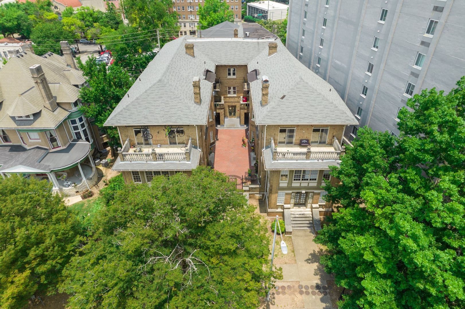 Birmingham Apartment: 2030 Highland Ave S