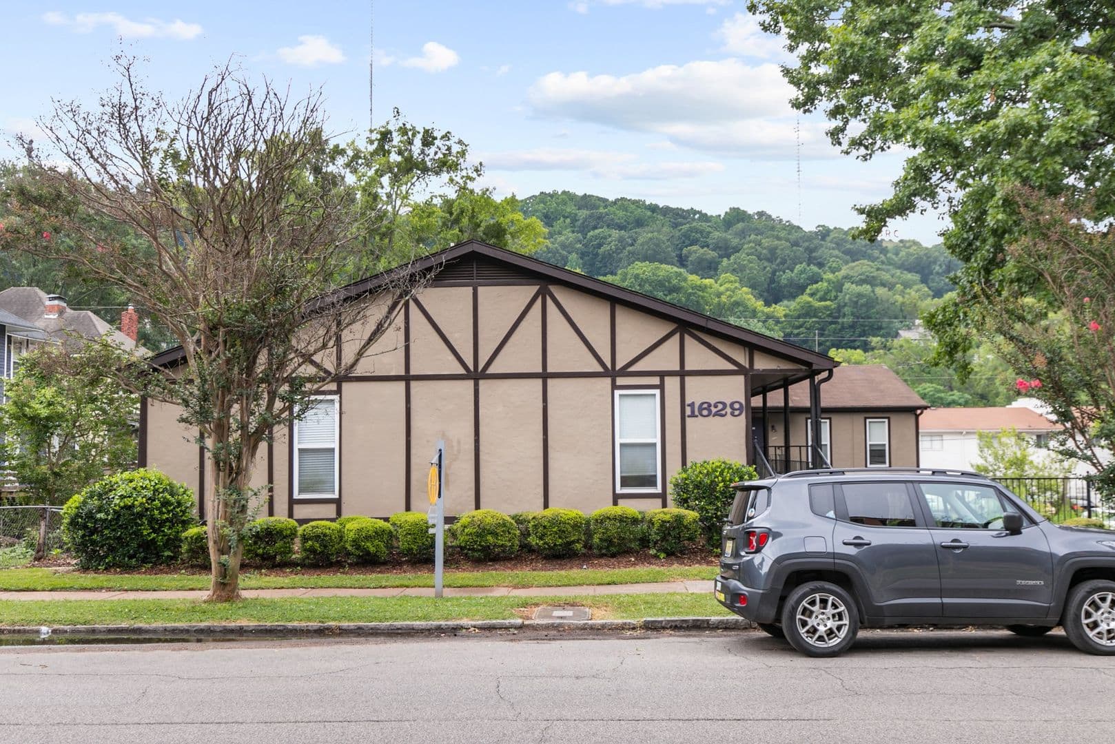 Birmingham Apartment: 1629 14th Ave S