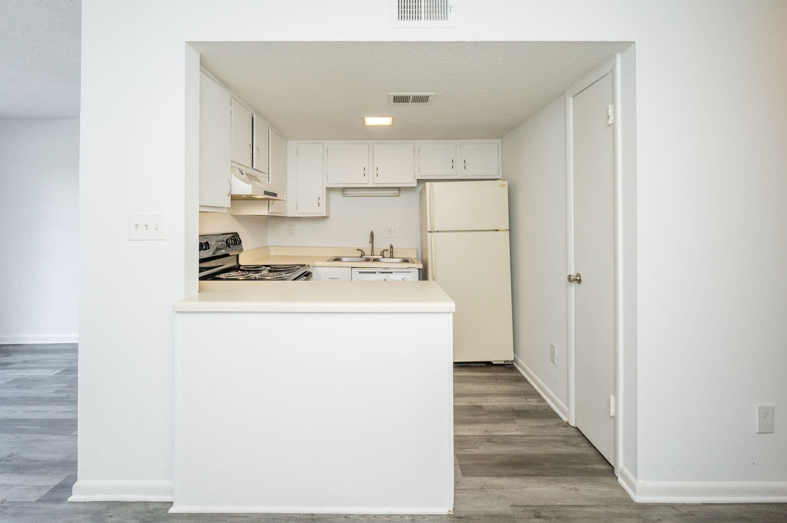 Birmingham Apartment: 3320 Cliff Road