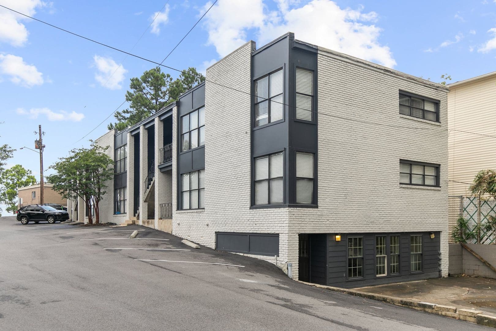 Birmingham Apartment: 1613 13th Ave S