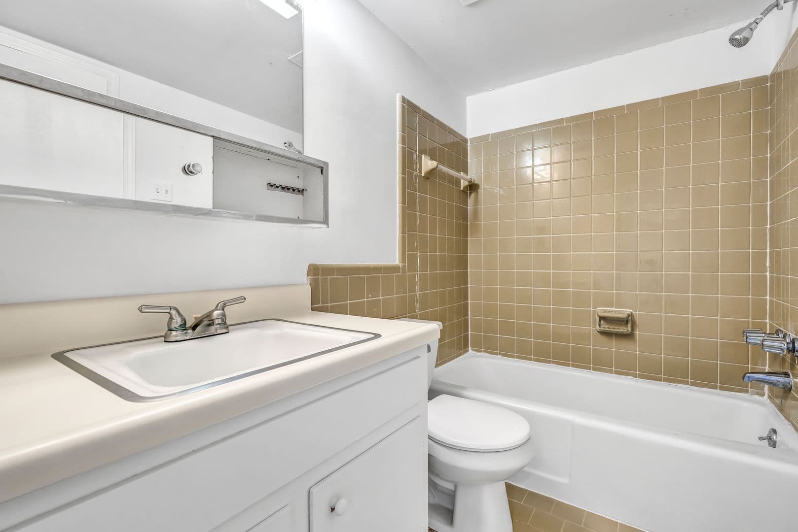 Birmingham Apartment: 3400 Cliff Road
