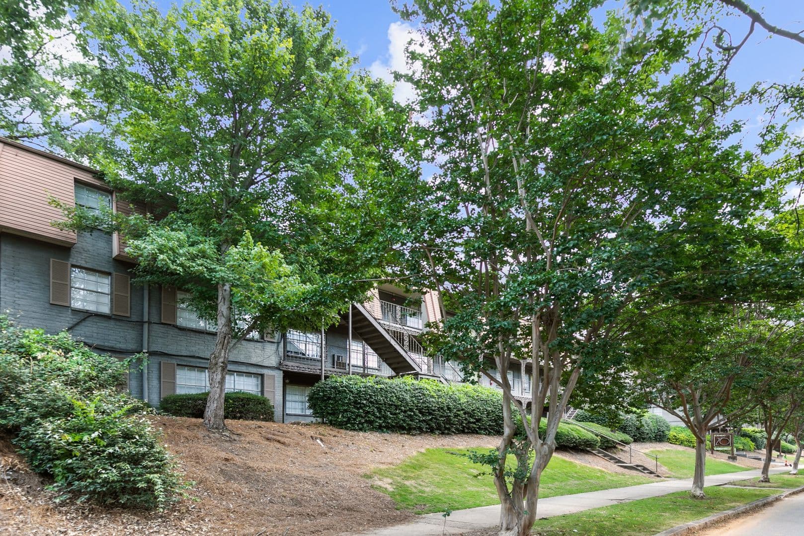 Birmingham Apartment: 1608-1620 14th Ave S