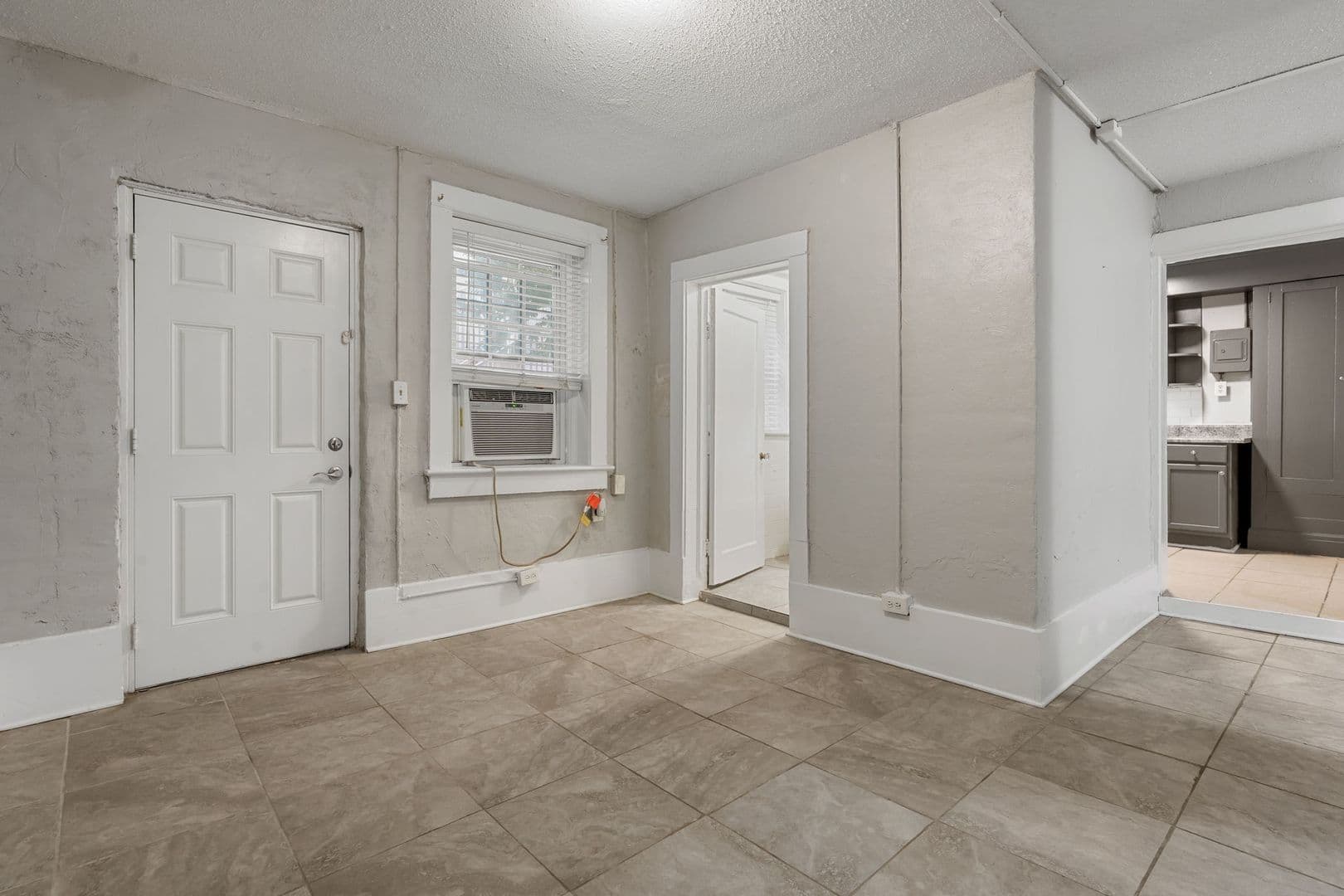 Birmingham Apartment: 3003 13th Ave S