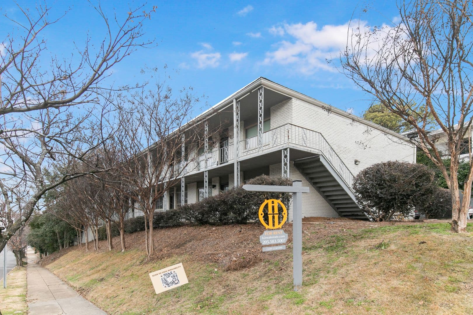 Birmingham Apartment: 3300 Cliff Road S
