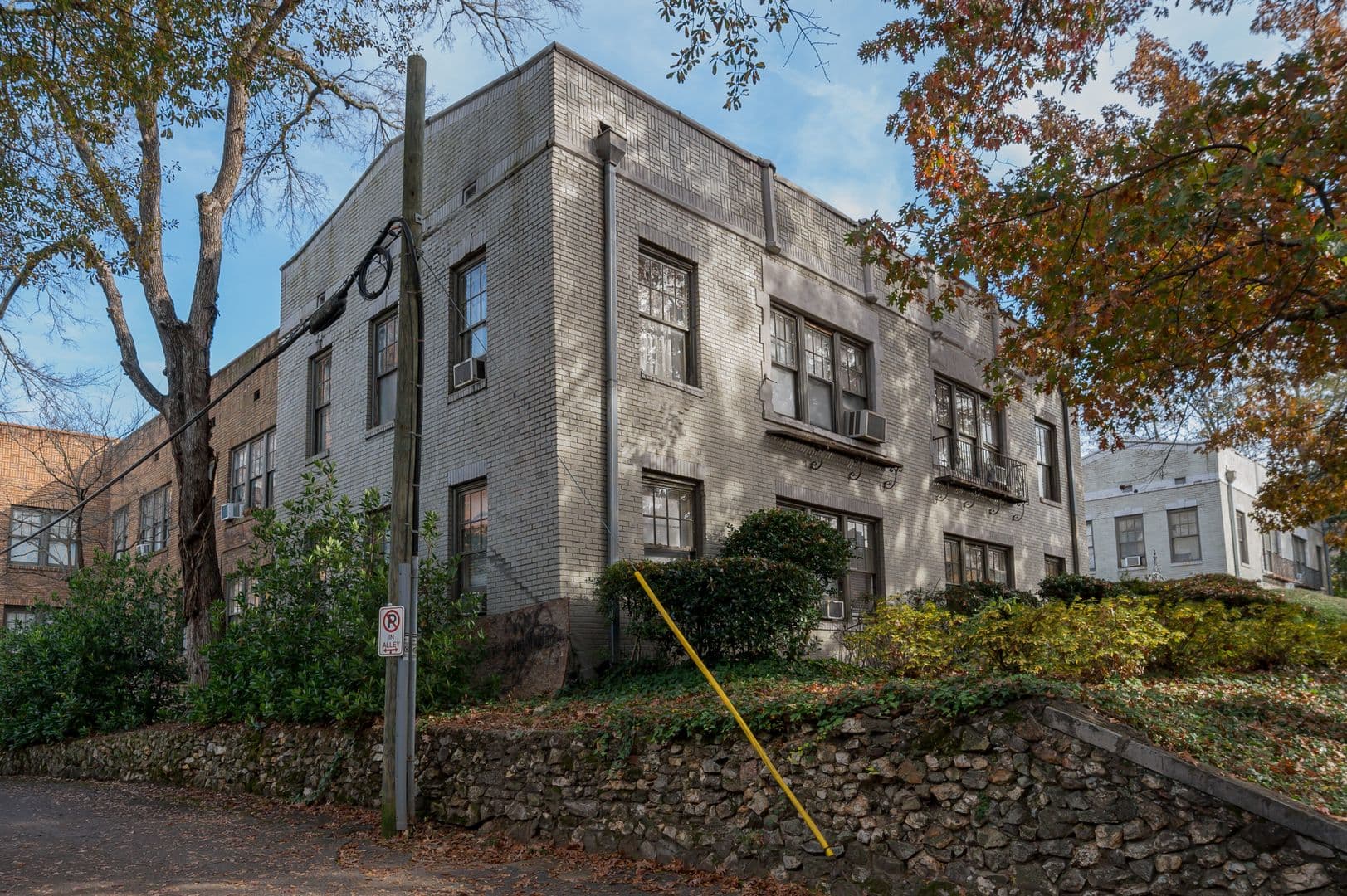 Birmingham Apartment: 1223 29th St S