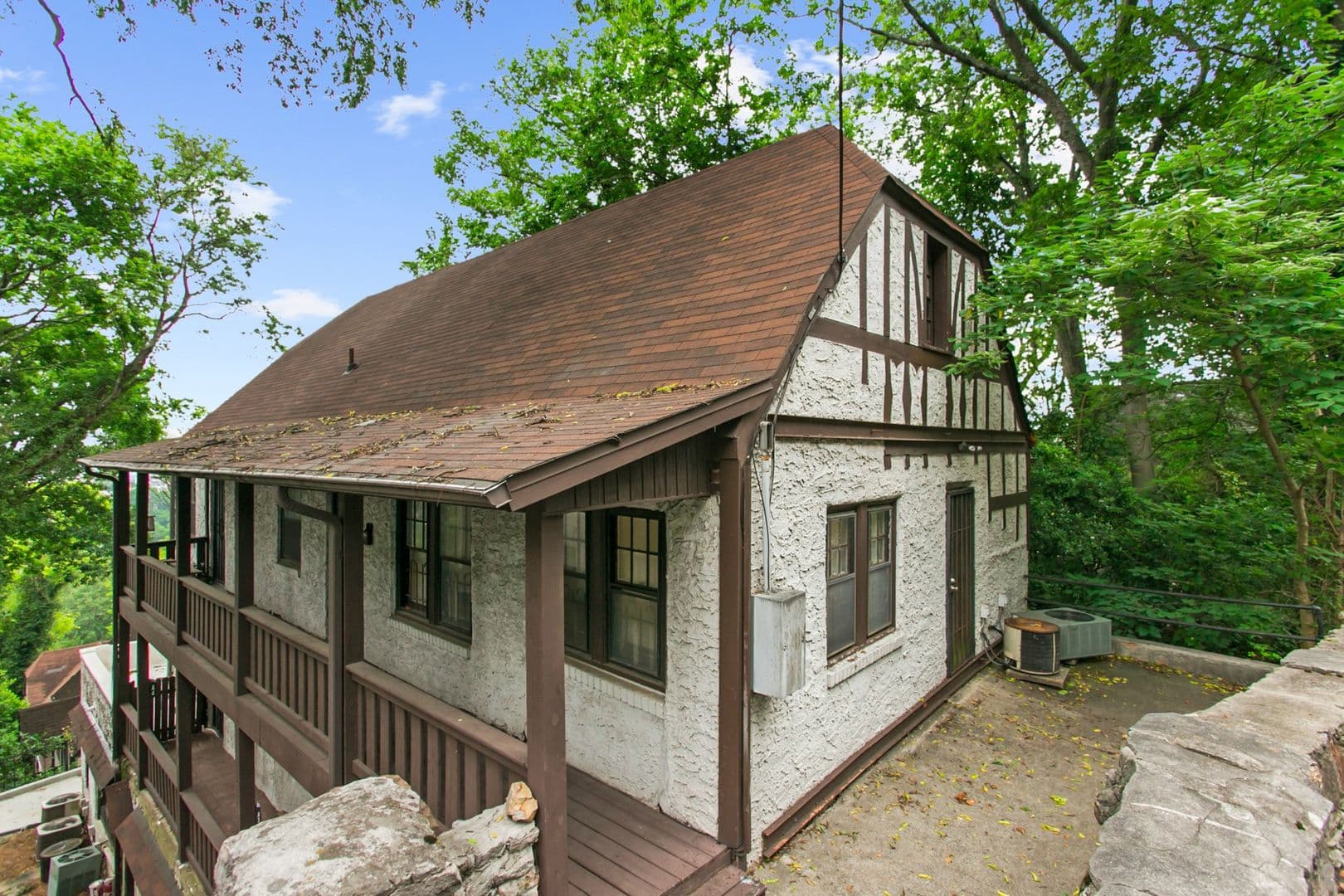 Birmingham Apartment: 1855 16th Ave S