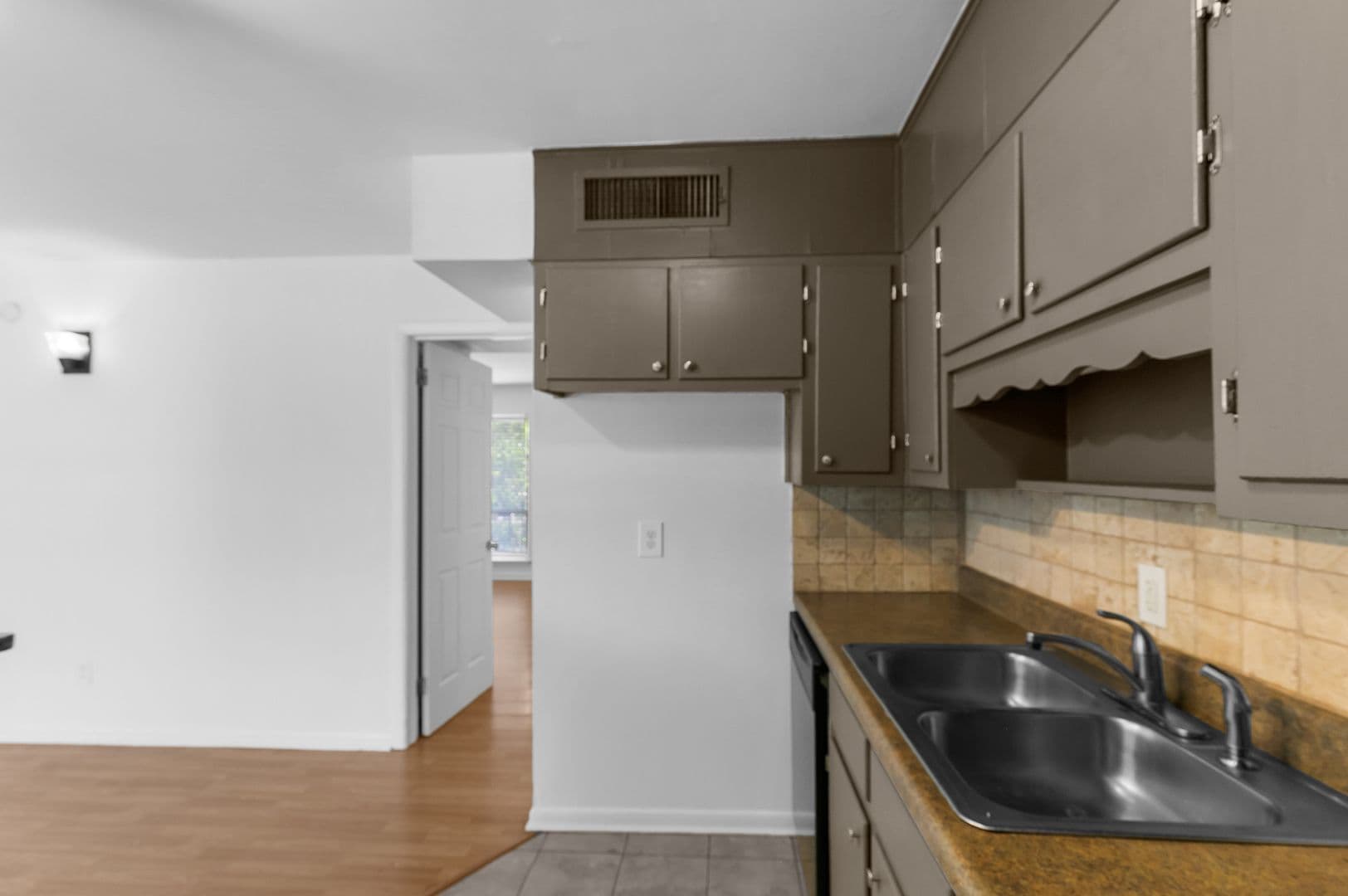 Birmingham Apartment: 1613 13th Ave S