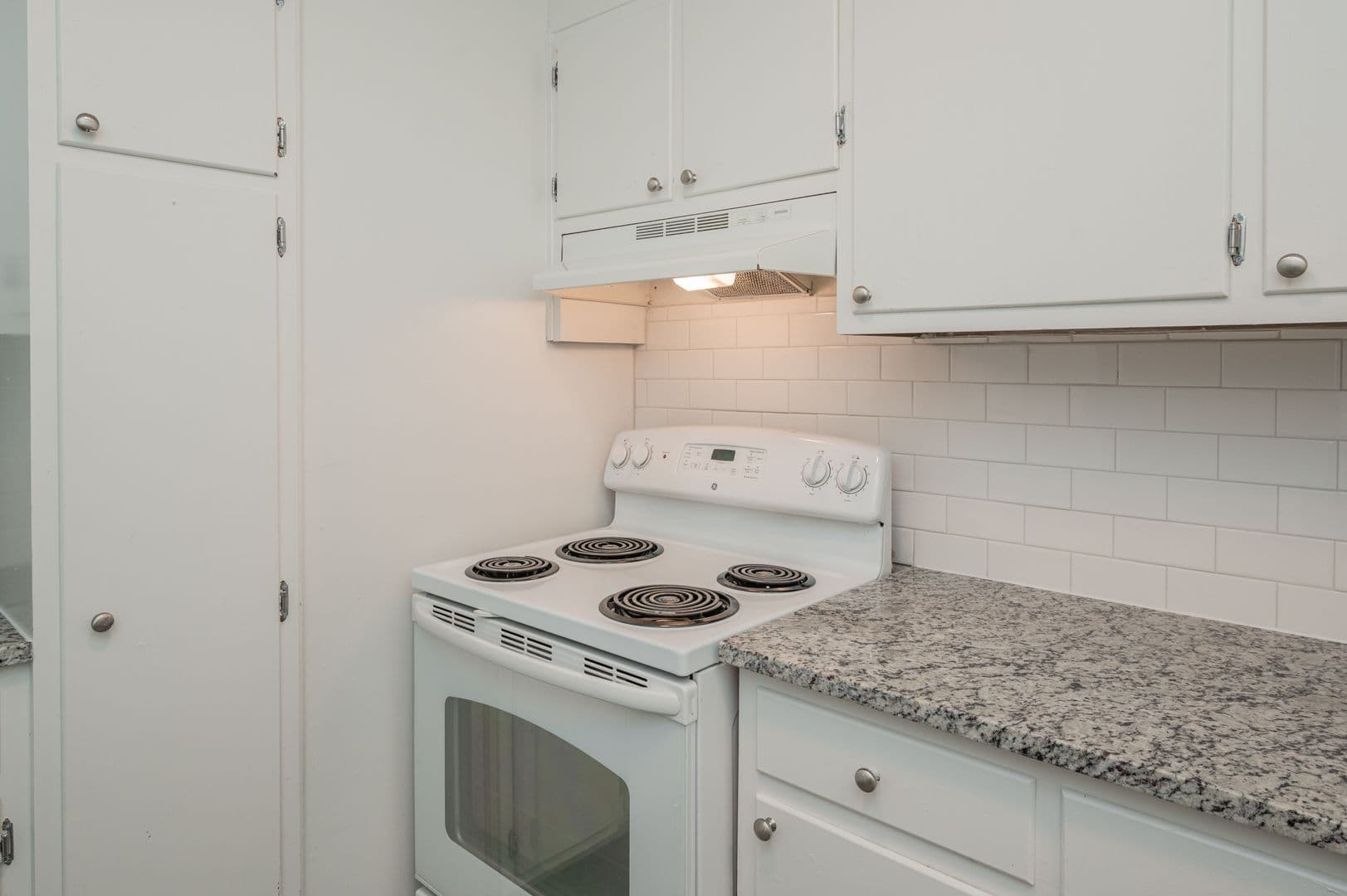Birmingham Apartment: 3477 Cliff Terrace S