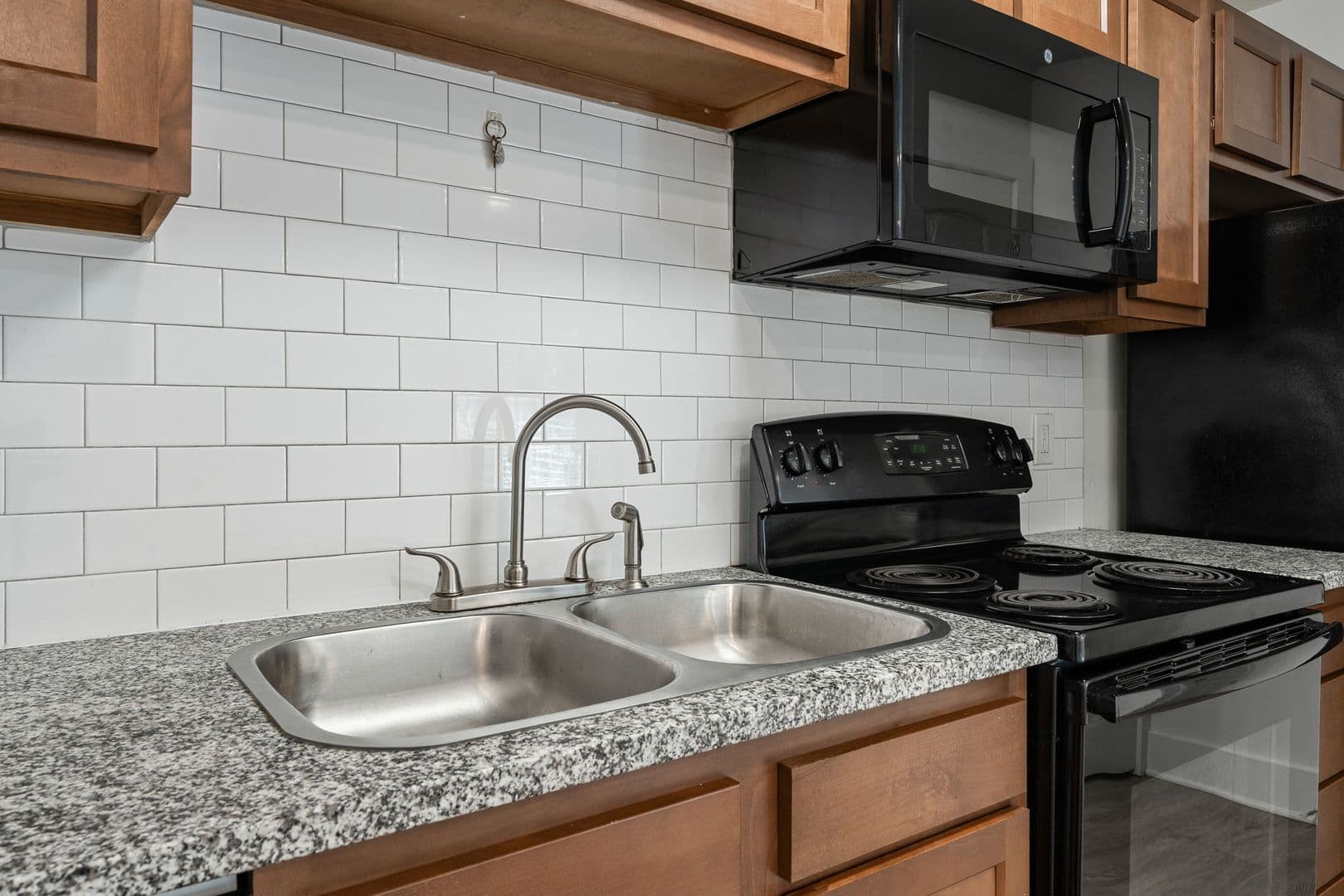 Birmingham Apartment: 1633 13th Ave S