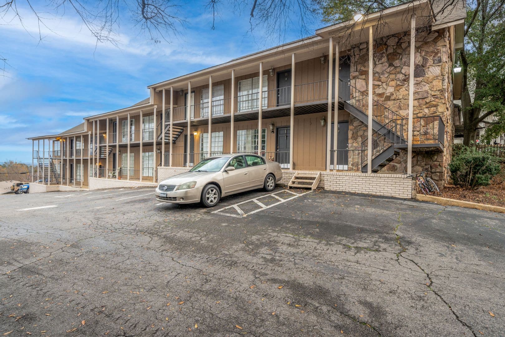 Birmingham Apartment: 3320 Cliff Road