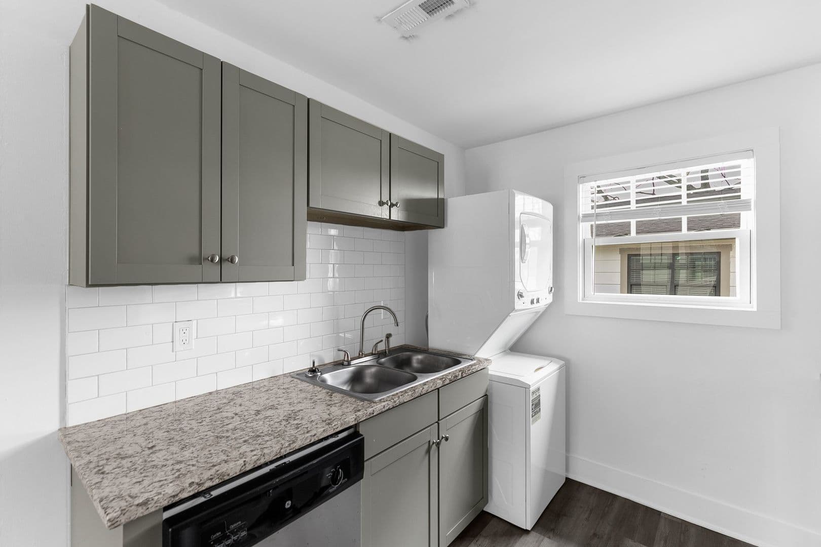 Birmingham Apartment: 4112 5th Avenue S