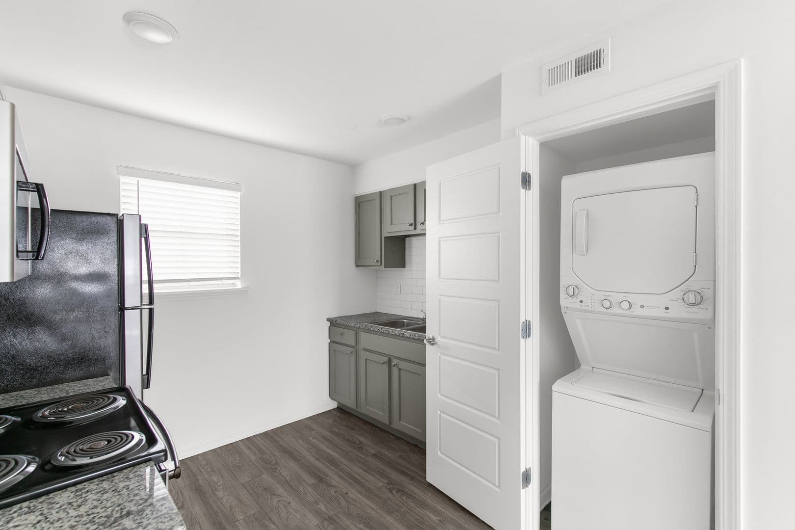 Birmingham Apartment: 4237-4241 5th Ave S