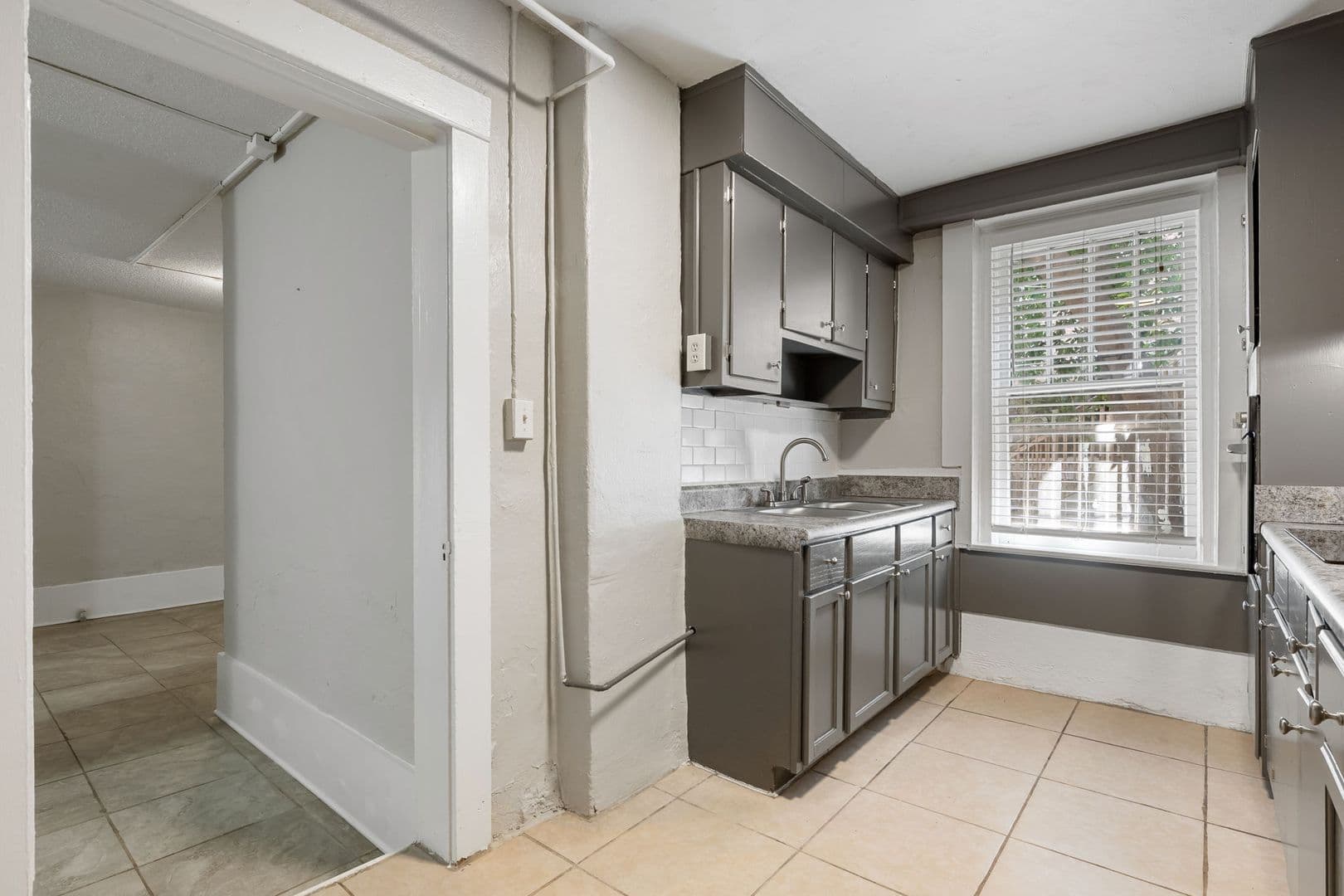 Birmingham Apartment: 3003 13th Ave S