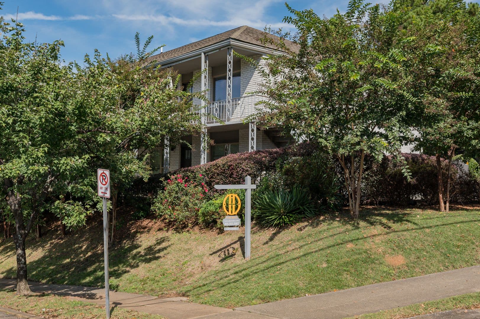 Birmingham Apartment: 3300 Cliff Road S