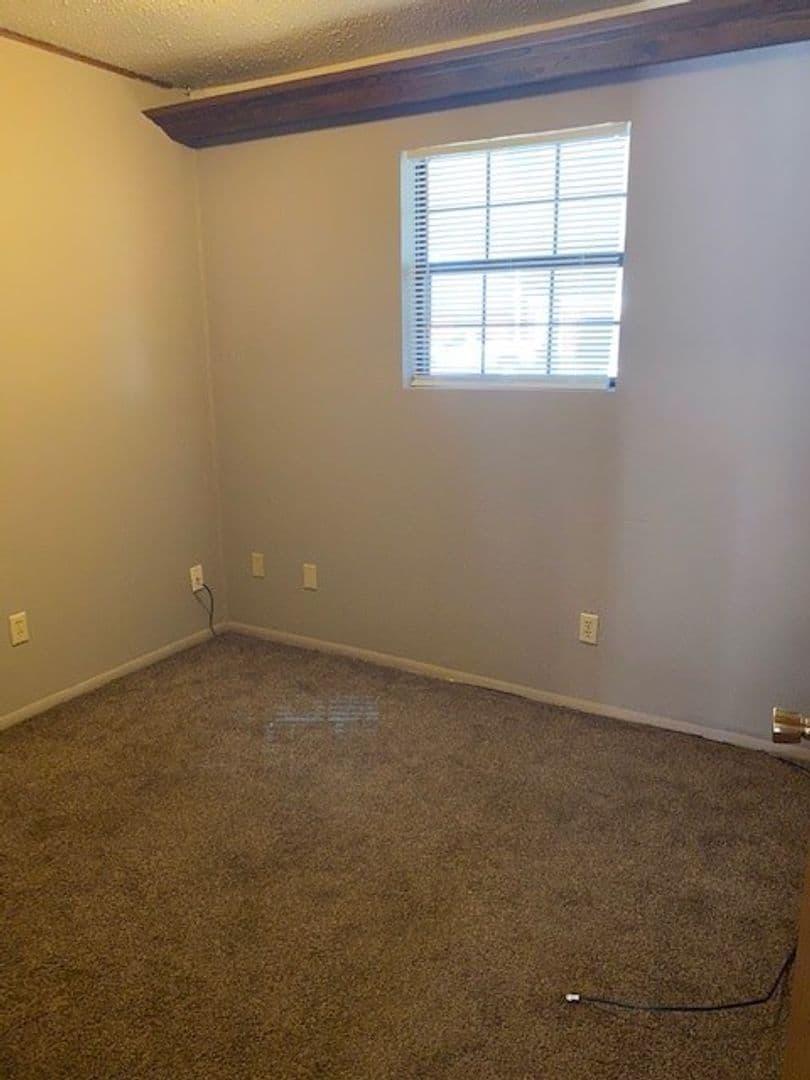 Granite City Apartment: 2 Georgetown