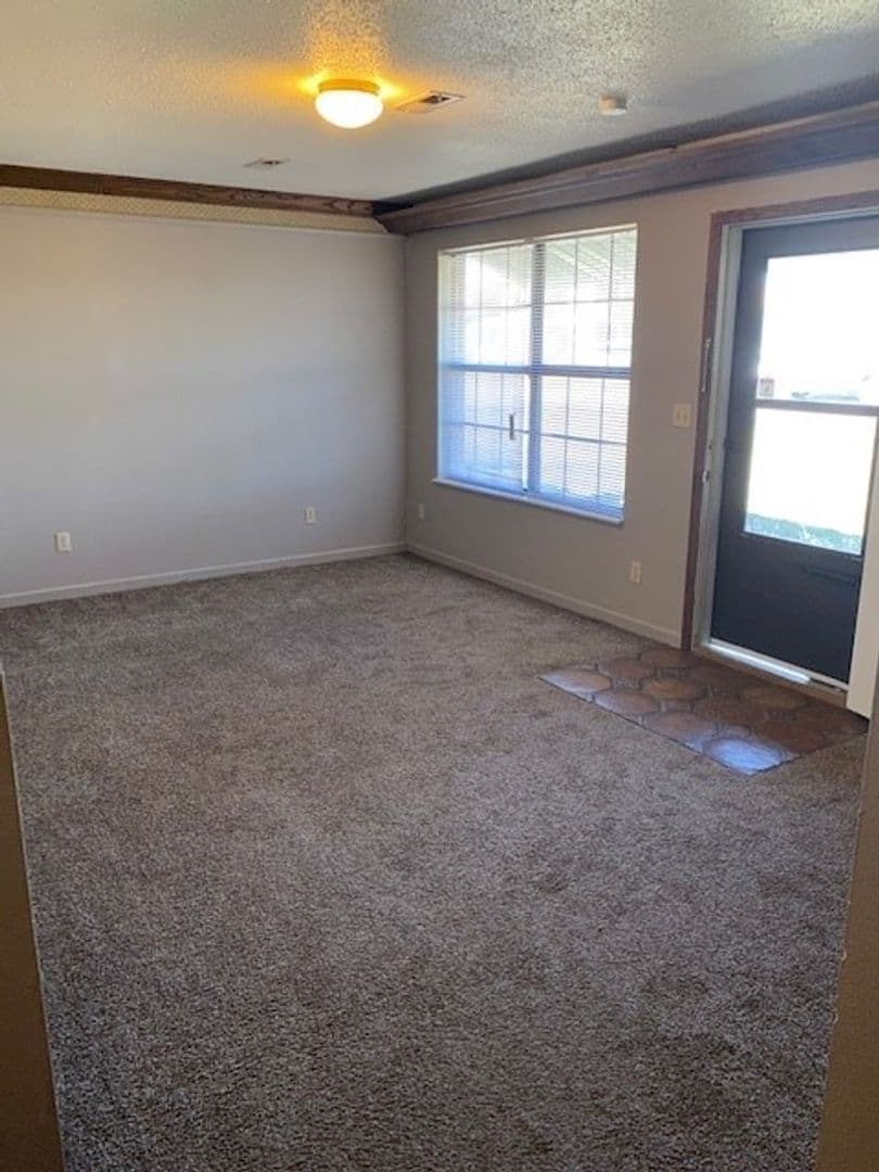 Granite City Apartment: 2 Georgetown