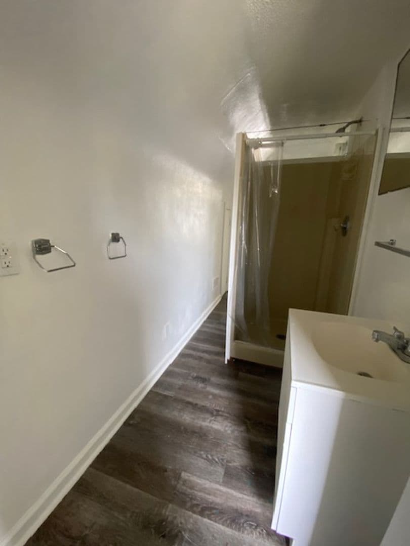 Alton House: 2108 W. Main