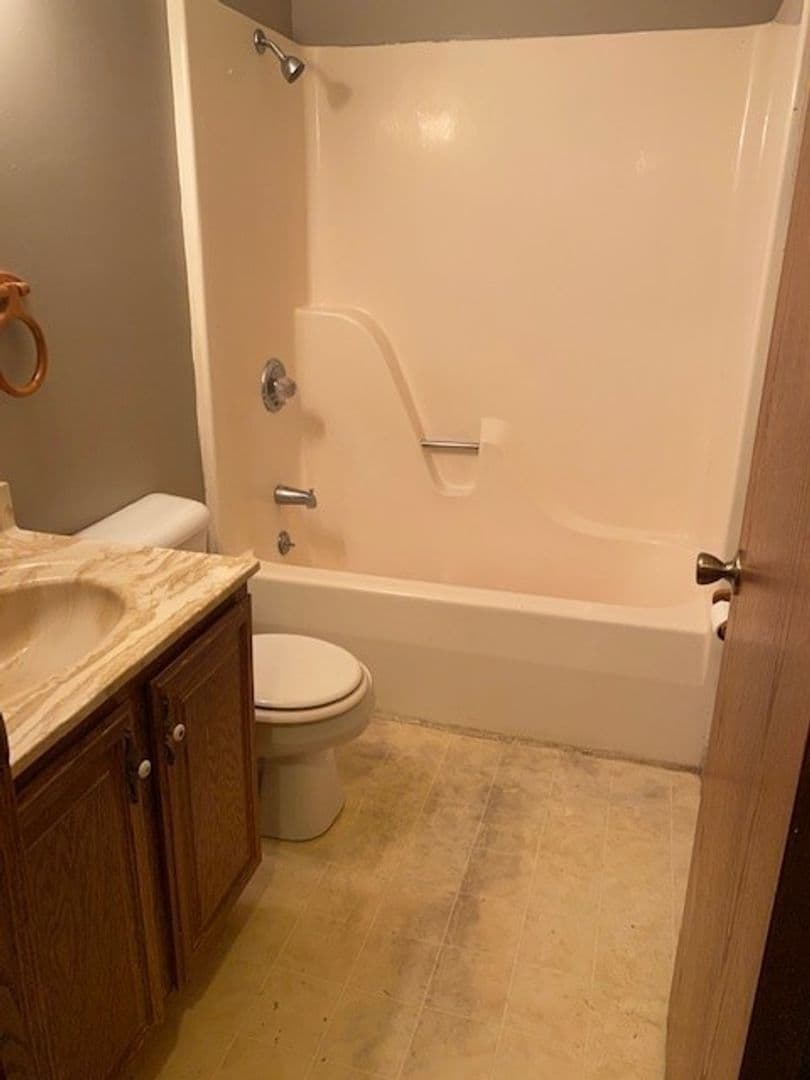 Granite City Apartment: 2 Georgetown