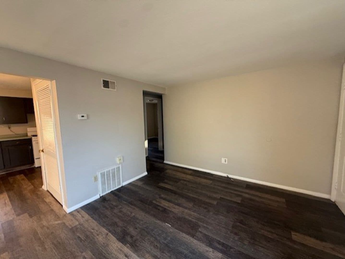 Wood River Apartment: 138/140 Harnett Ave.